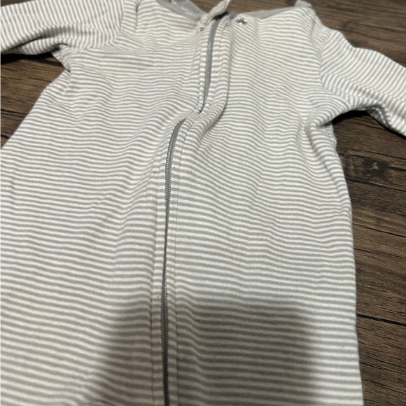 White and gray Striped Sleep. 2 way zipper - Picture 3 of 5